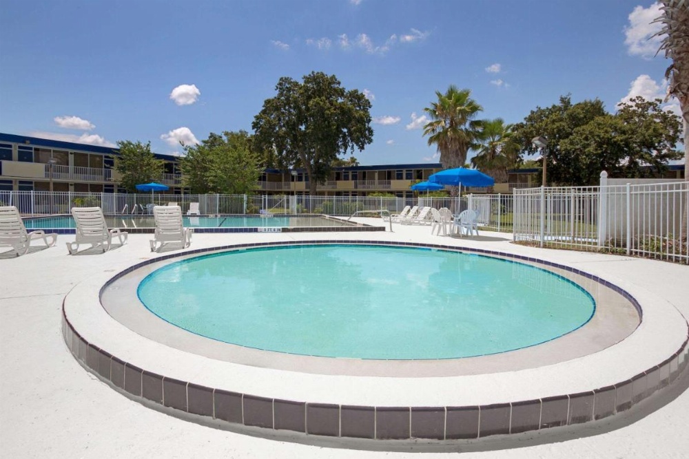 Days Inn by Wyndham Kissimmee FL Image 17